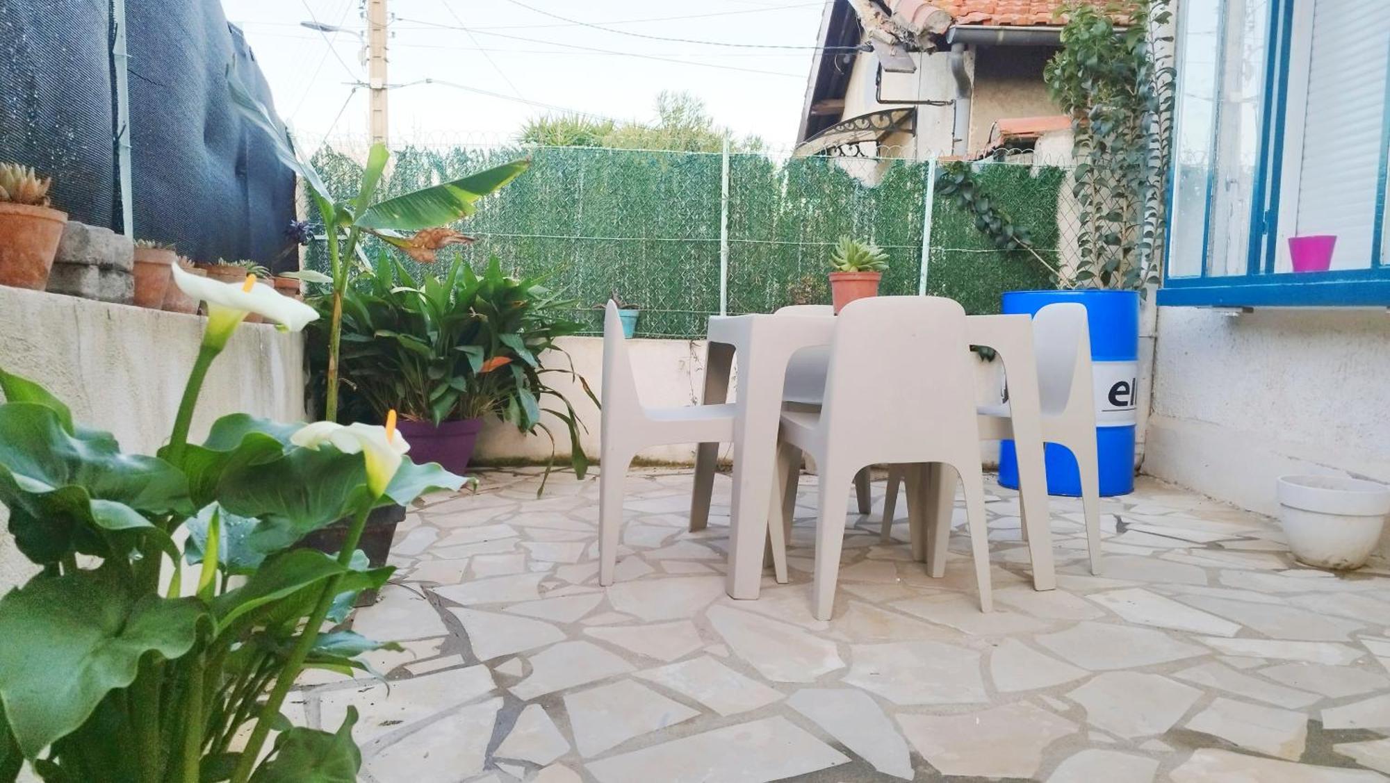 Charmante Maison T2 De Plein Pied Avec Exterieur Calme Aux Arenes Villa Beziers Bagian luar foto